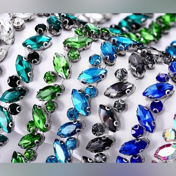 1 Yard Aqua Blue (Malachite) Rhinestone Iron-On Appliqué Trim | Clothing | New - Picture 4 of 8